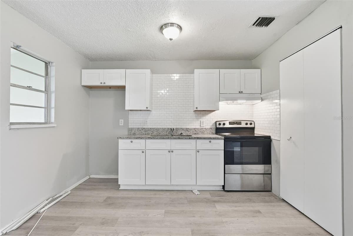 2151 IVEY LANE — photo 14 of 32
