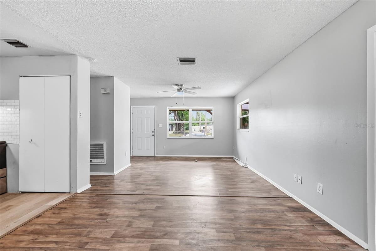 2151 IVEY LANE — photo 8 of 32