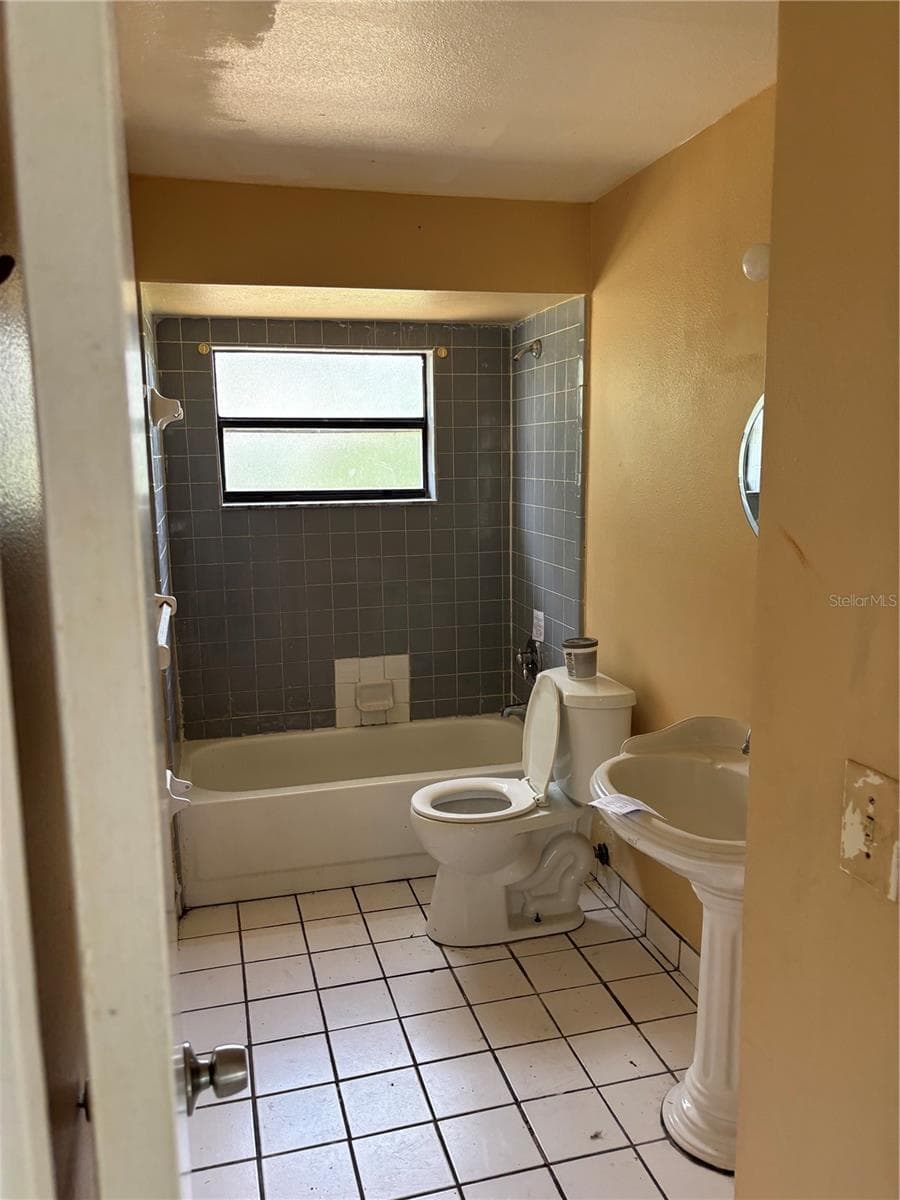 833 OGLETHORPE COURT — photo 24 of 28