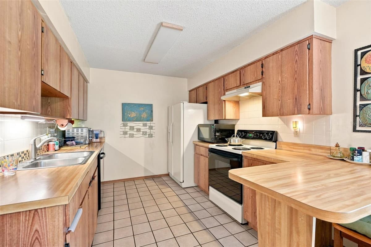 617 MEHLENBACHER ROAD — photo 12 of 31