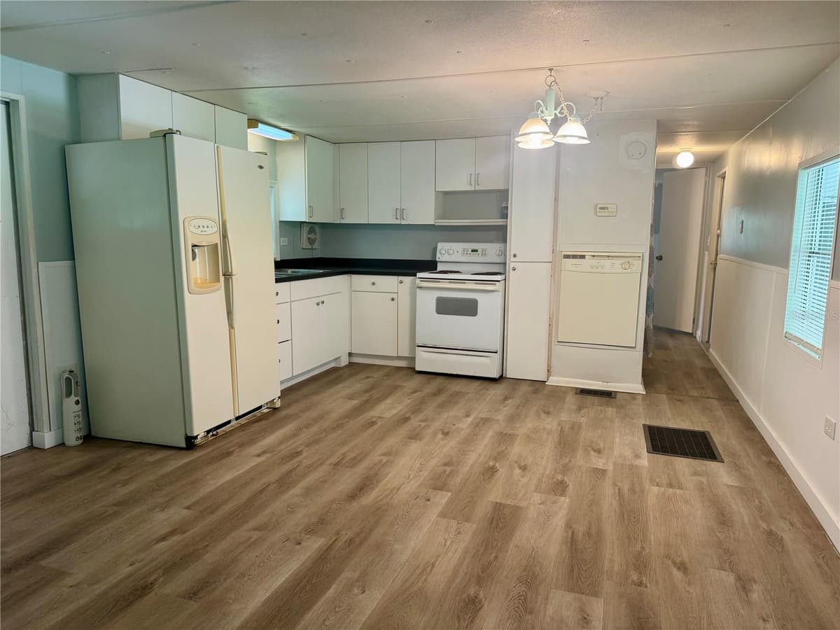 3405 FREMONT LANE — photo 6 of 47