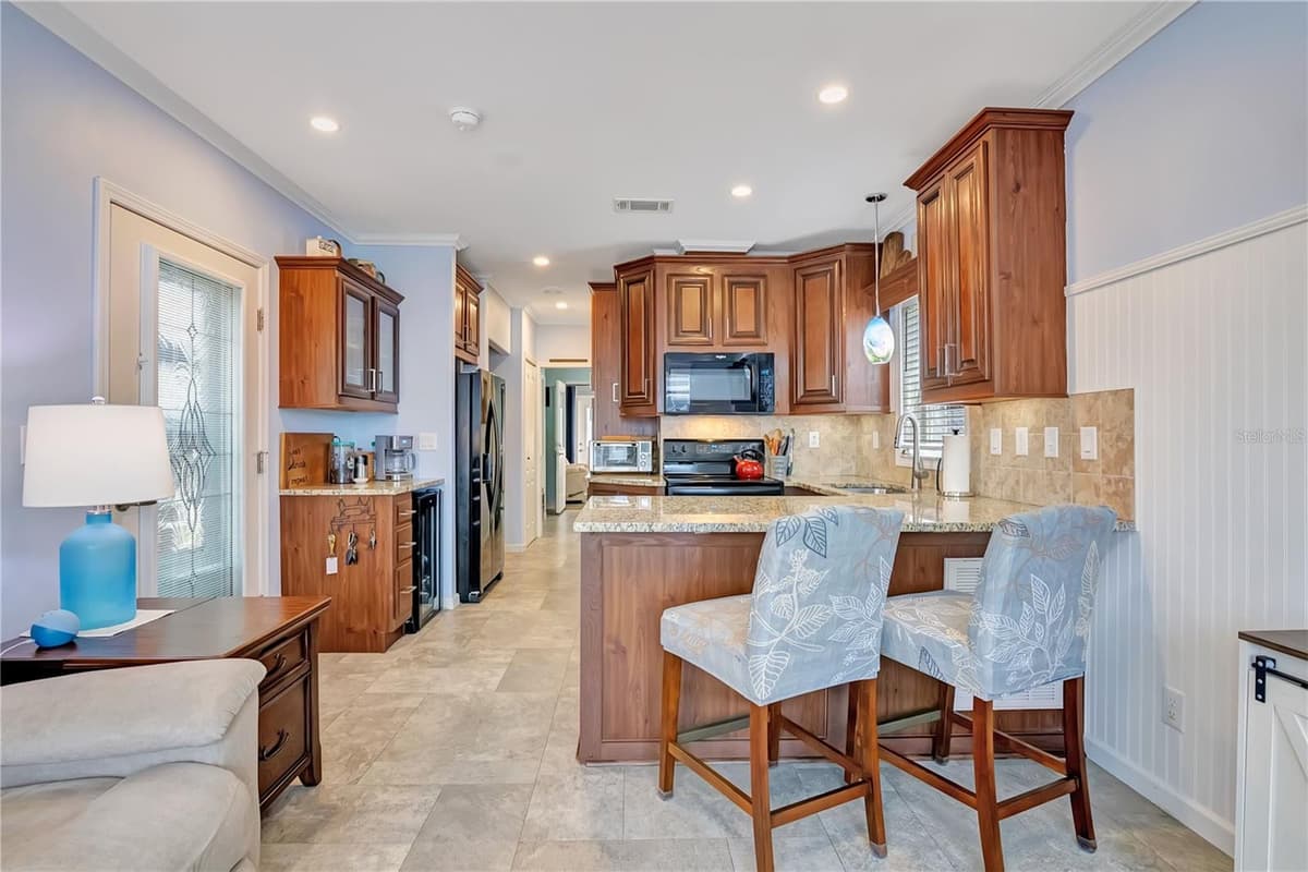 2451 CITRUS TREE ROAD — photo 11 of 40