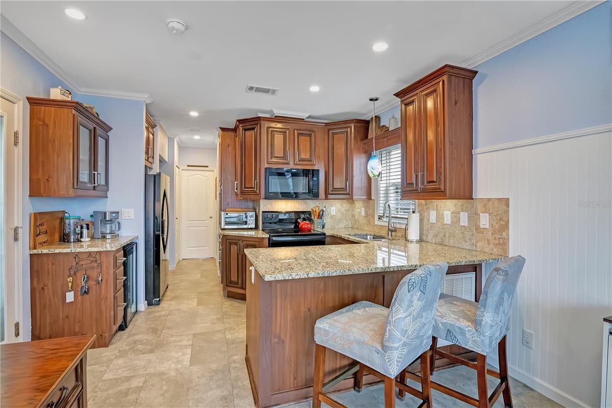 2451 CITRUS TREE ROAD — photo 13 of 40