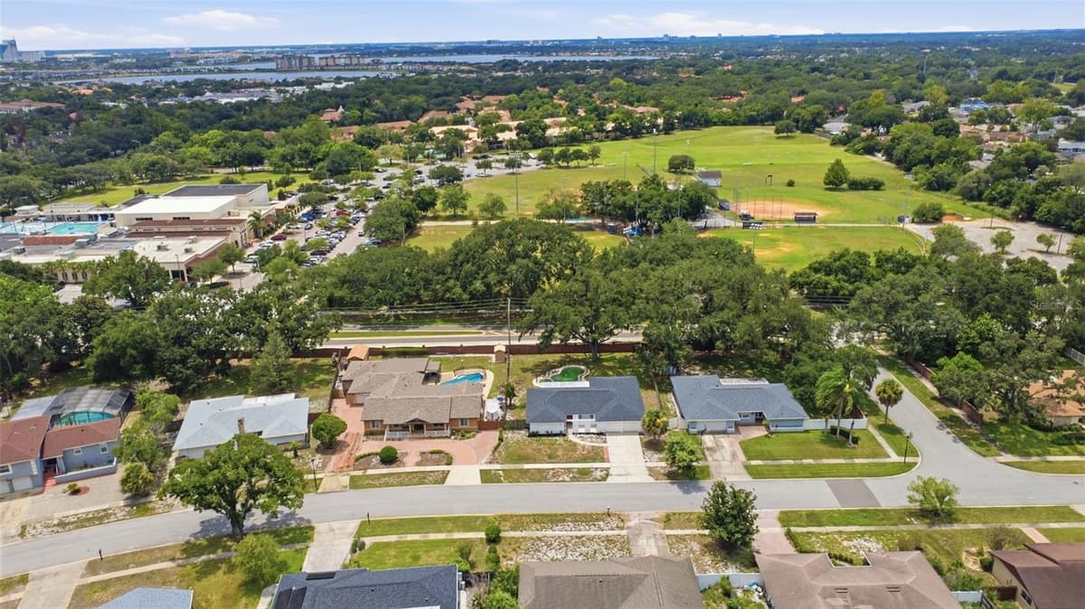 6785 TAMARIND CIRCLE — photo 10 of 44