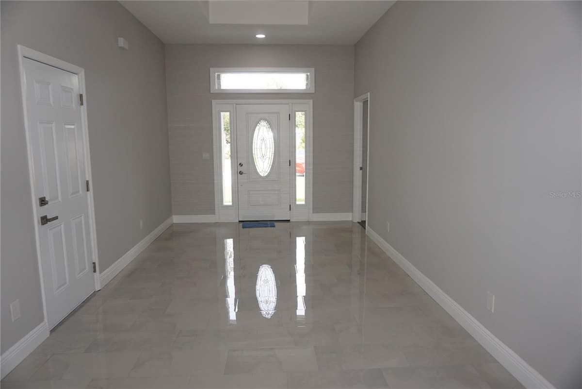 12572 TREE STREET — photo 4 of 25
