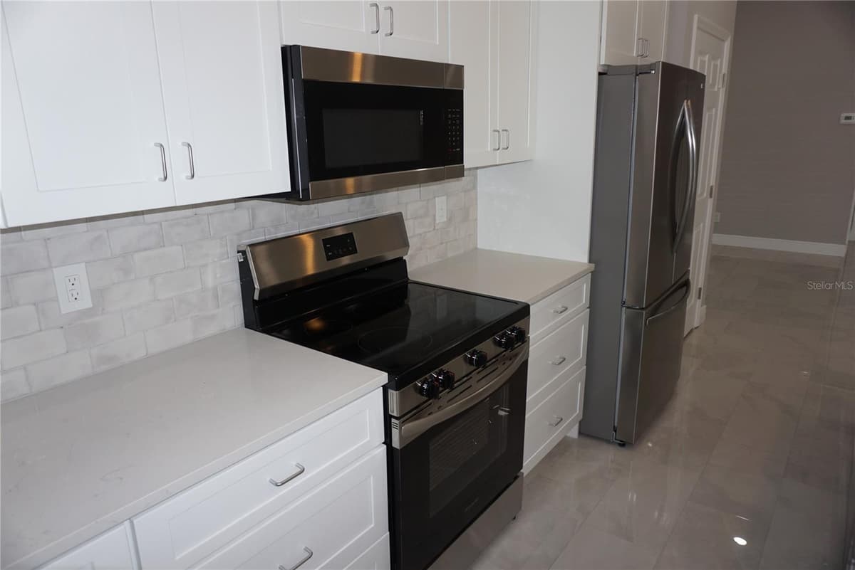 12572 TREE STREET — photo 13 of 25