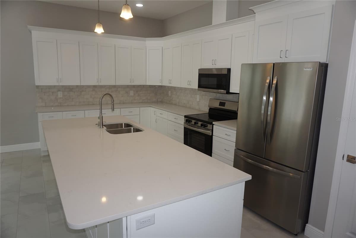 12572 TREE STREET — photo 3 of 25