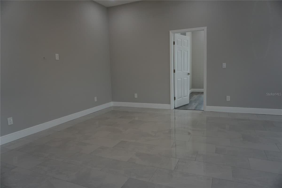 12572 TREE STREET — photo 16 of 25