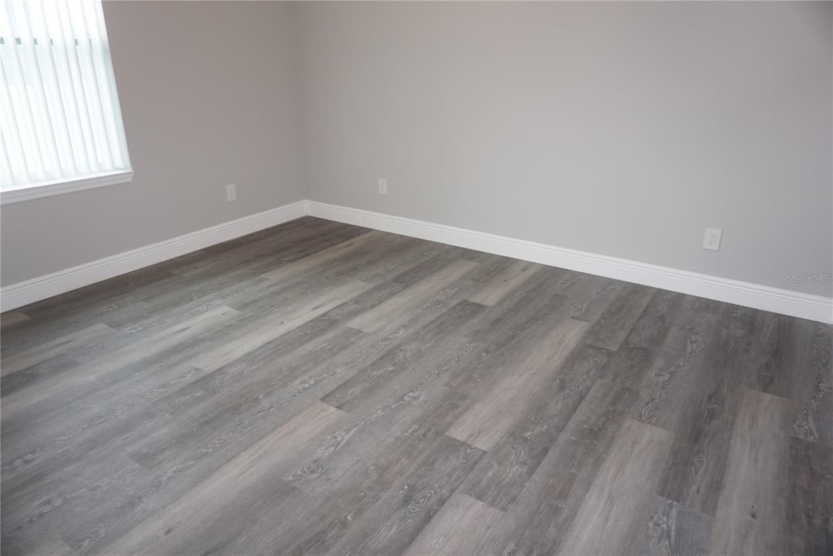 12572 TREE STREET — photo 9 of 25