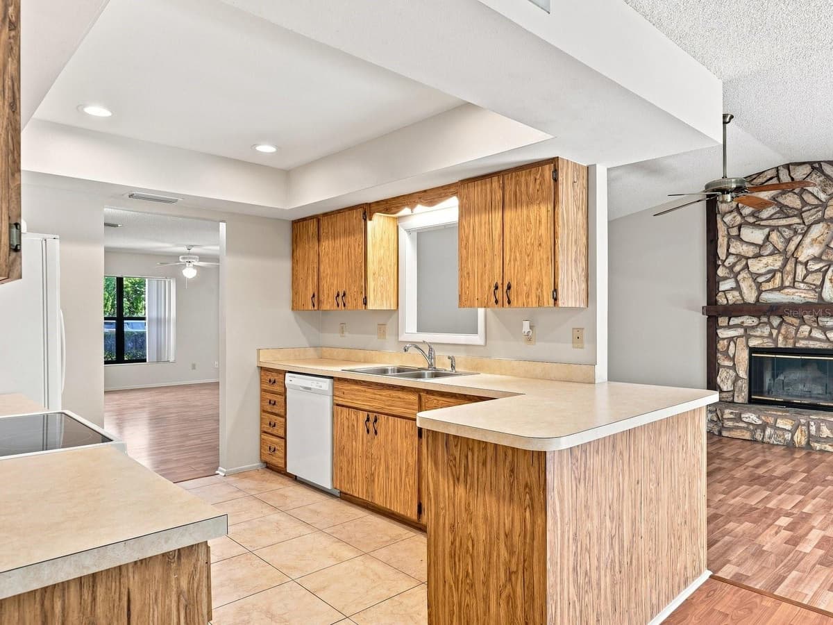 315 57TH STREET COURT — photo 8 of 26