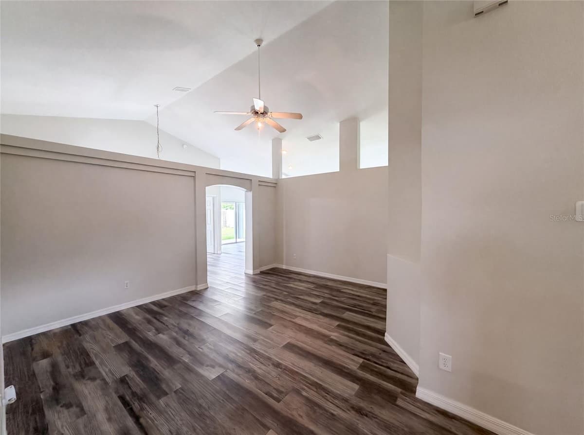 721 SUNBURST COVE LANE — photo 3 of 27