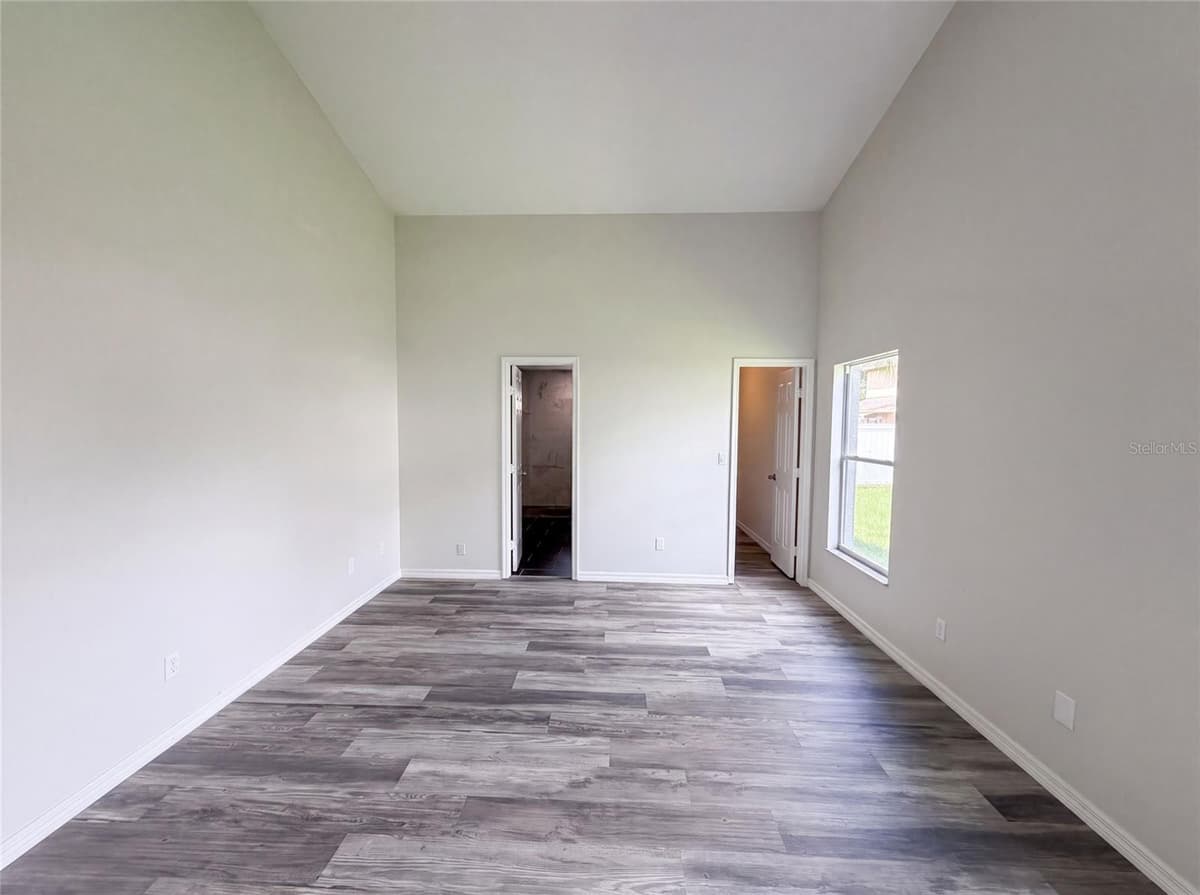 721 SUNBURST COVE LANE — photo 11 of 27