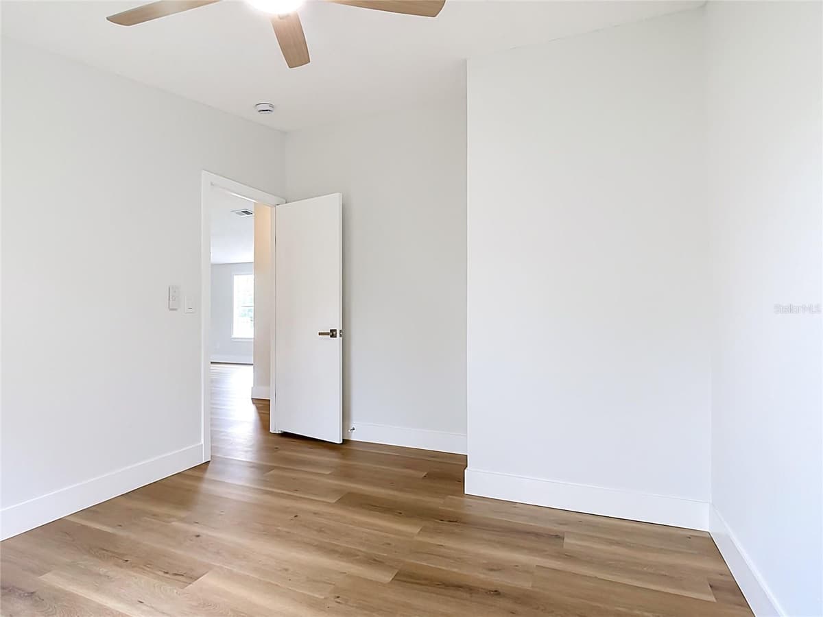 9200 MERCURY DRIVE — photo 16 of 48