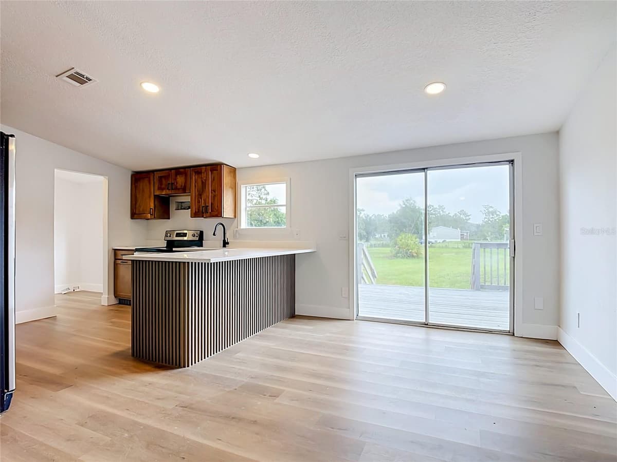 9200 MERCURY DRIVE — photo 7 of 48