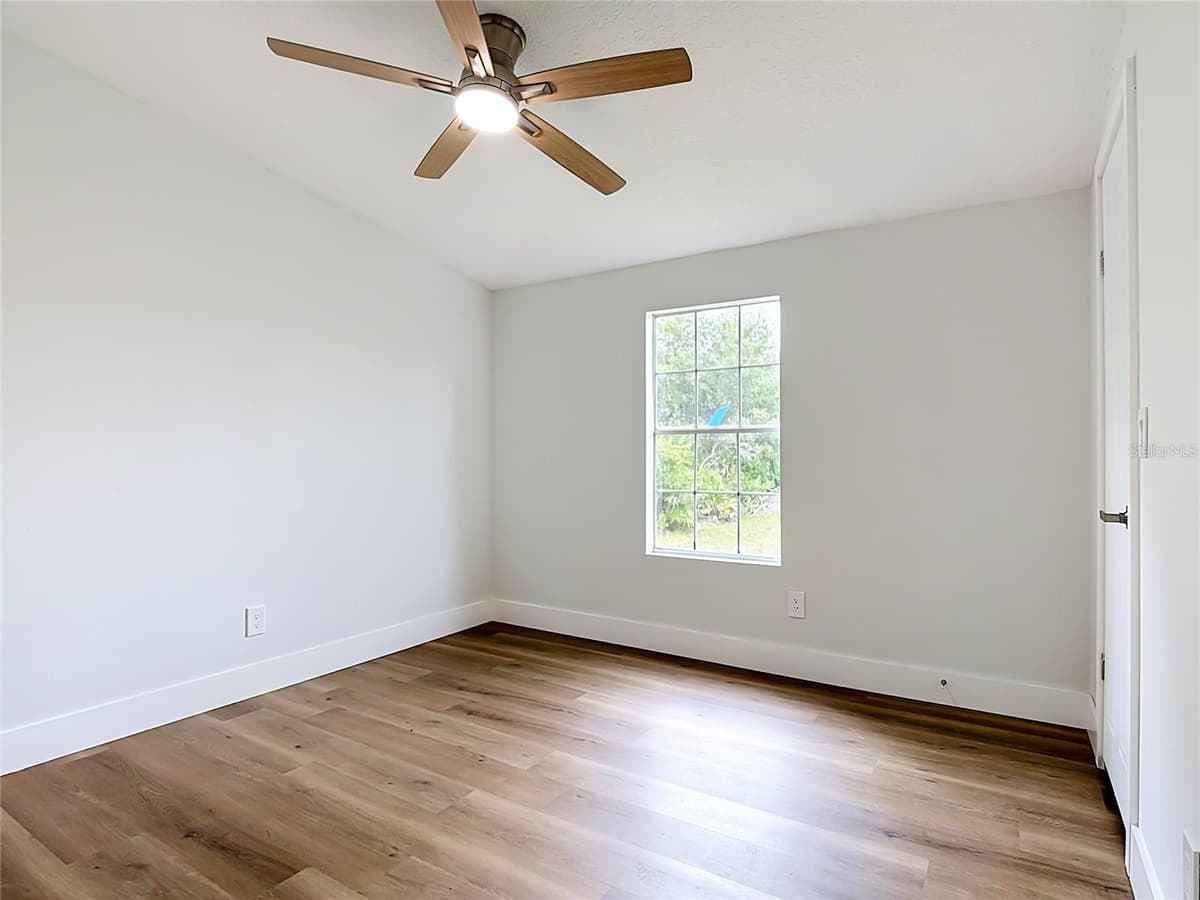 9200 MERCURY DRIVE — photo 15 of 48
