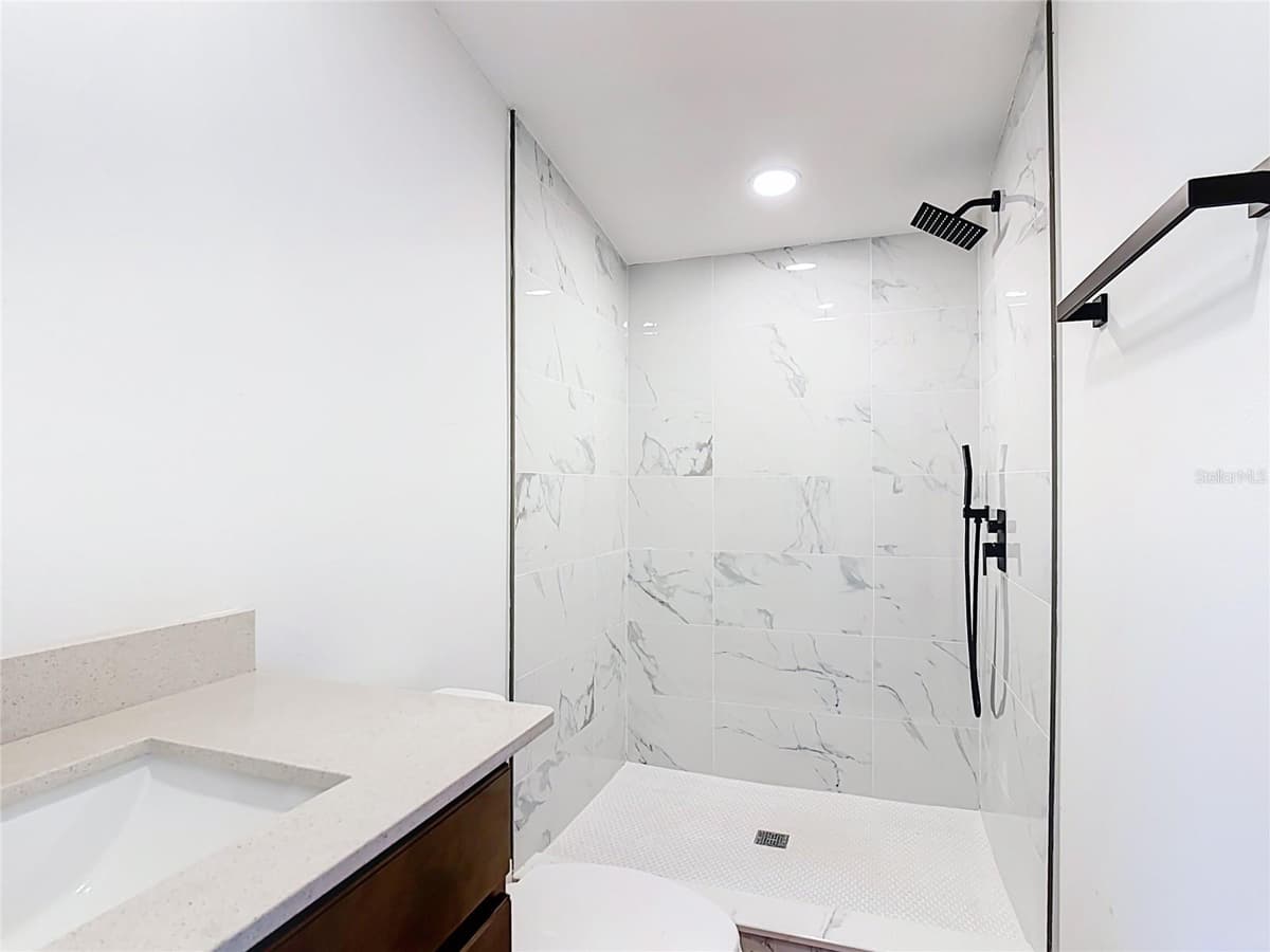 9200 MERCURY DRIVE — photo 22 of 48