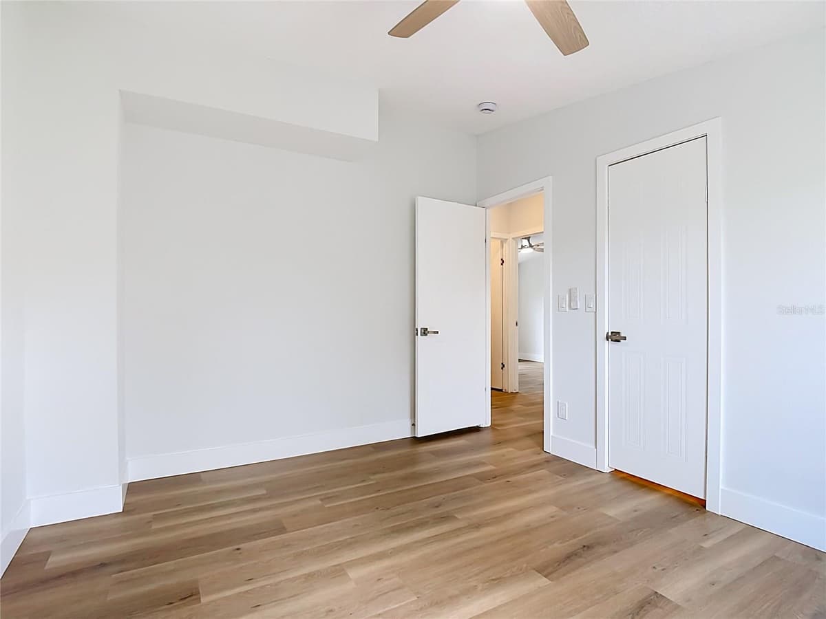 9200 MERCURY DRIVE — photo 19 of 48
