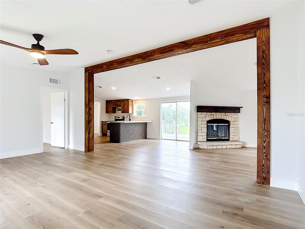 9200 MERCURY DRIVE — photo 4 of 48