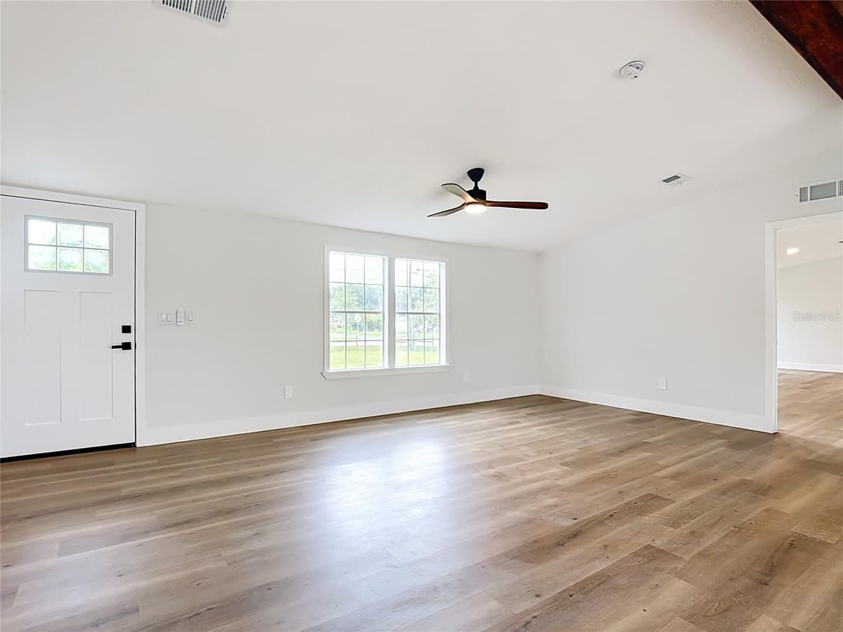 9200 MERCURY DRIVE — photo 6 of 48