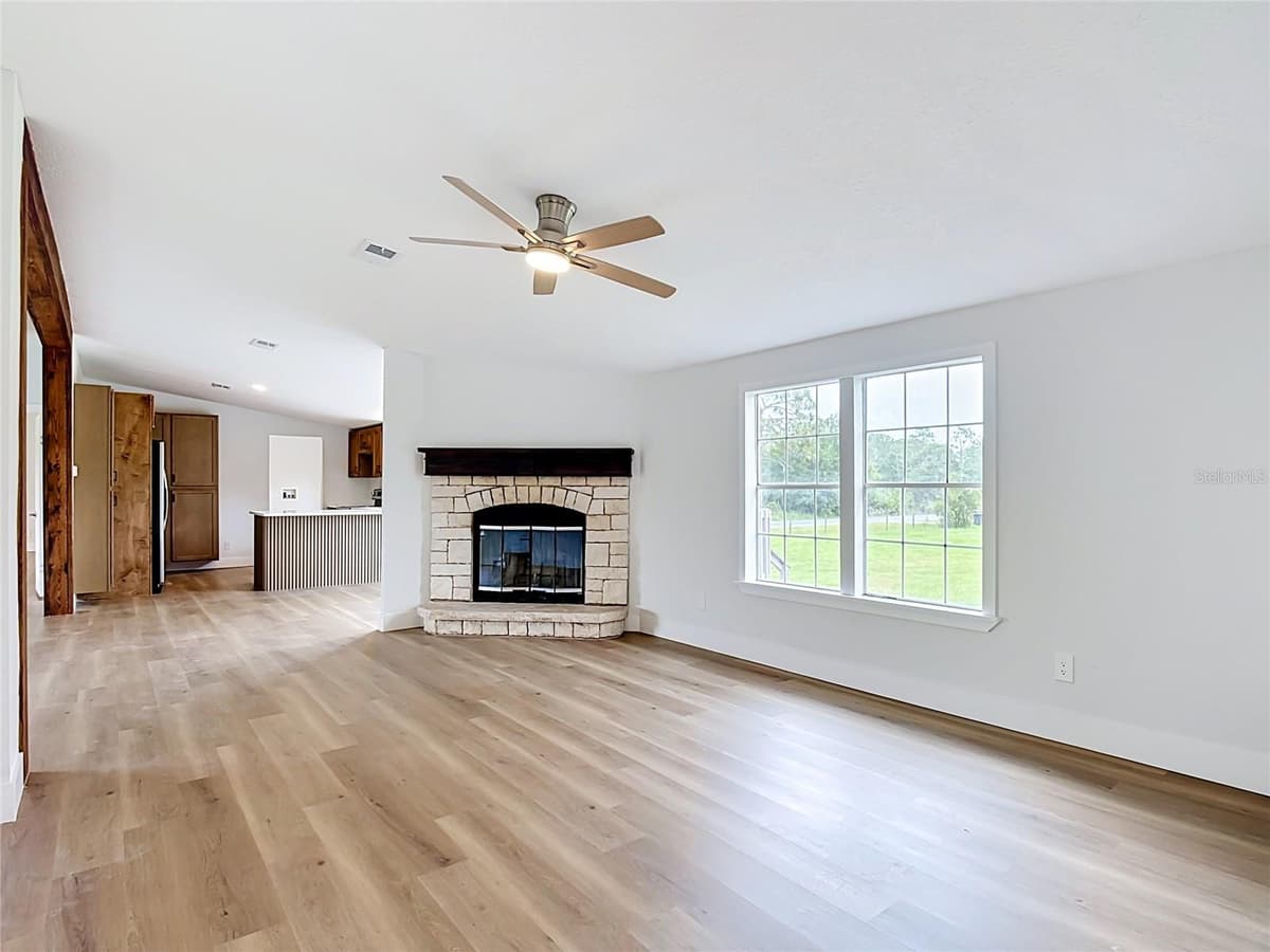 9200 MERCURY DRIVE — photo 13 of 48