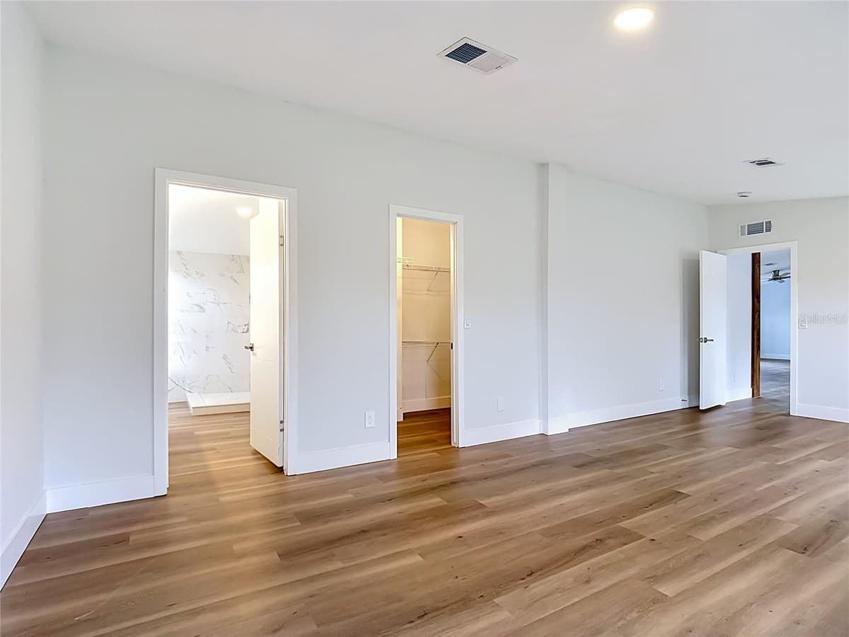 9200 MERCURY DRIVE — photo 25 of 48
