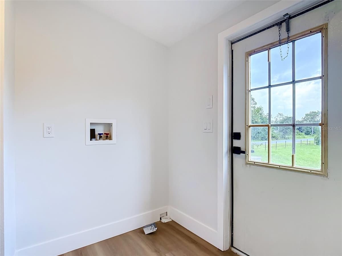 9200 MERCURY DRIVE — photo 32 of 48