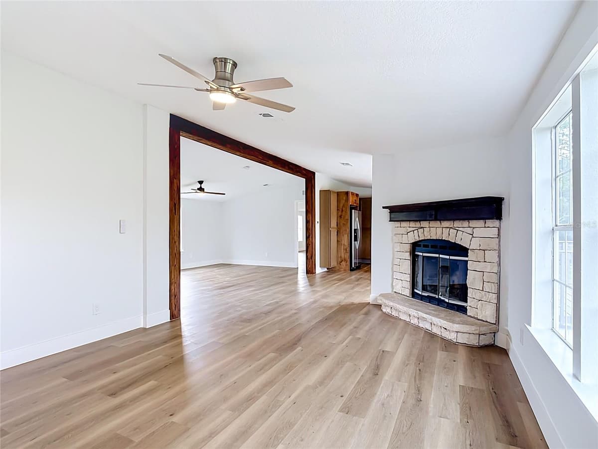 9200 MERCURY DRIVE — photo 14 of 48