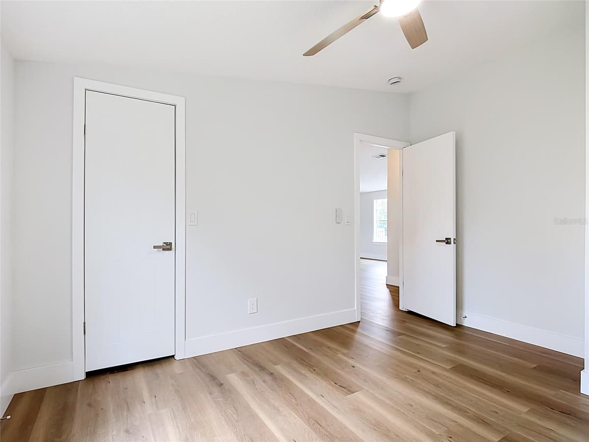 9200 MERCURY DRIVE — photo 17 of 48