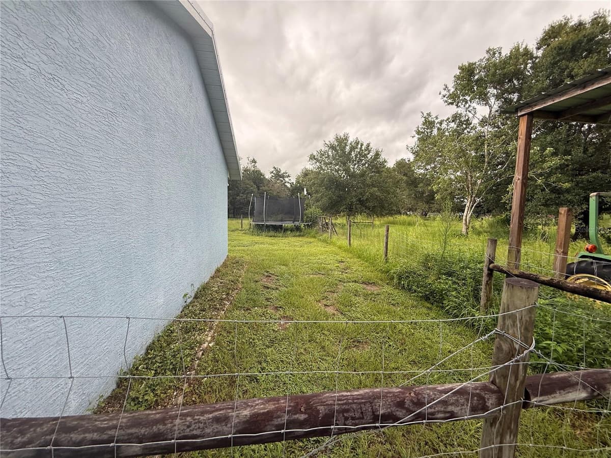 2480 GENES LITTLE ACRES AVENUE — photo 8 of 44