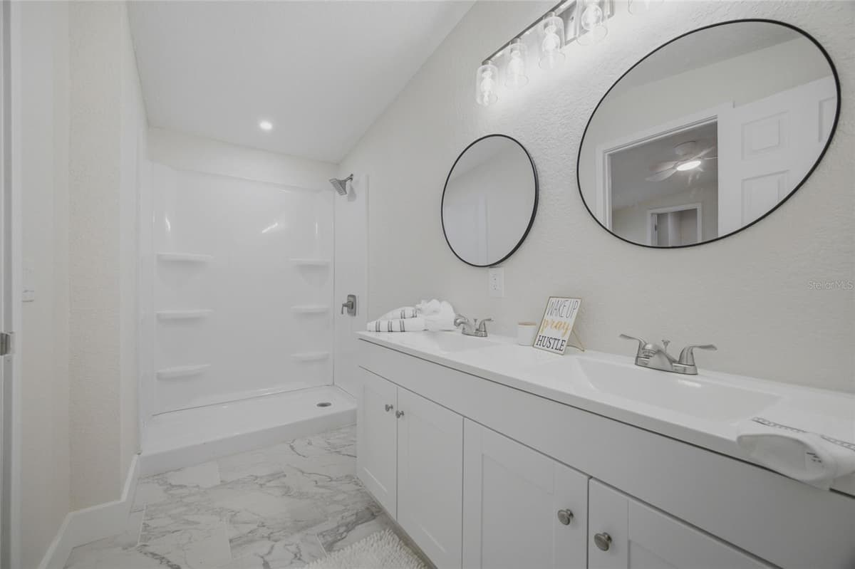 11602 LEWIS AVENUE — photo 13 of 25