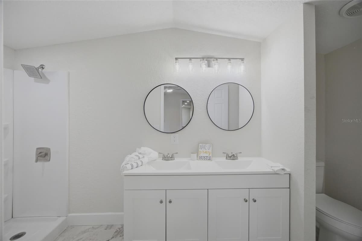 11602 LEWIS AVENUE — photo 11 of 25