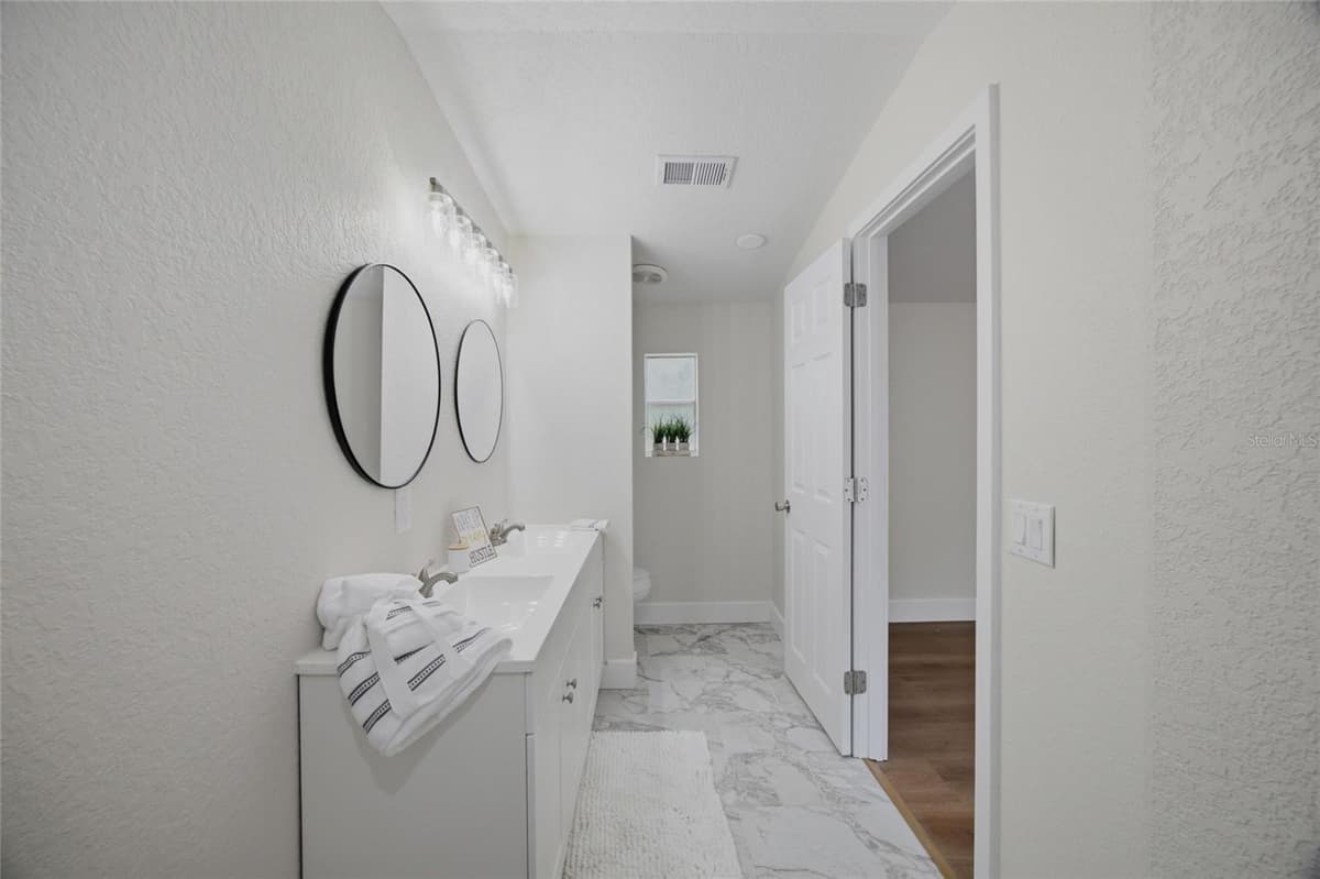 11602 LEWIS AVENUE — photo 12 of 25