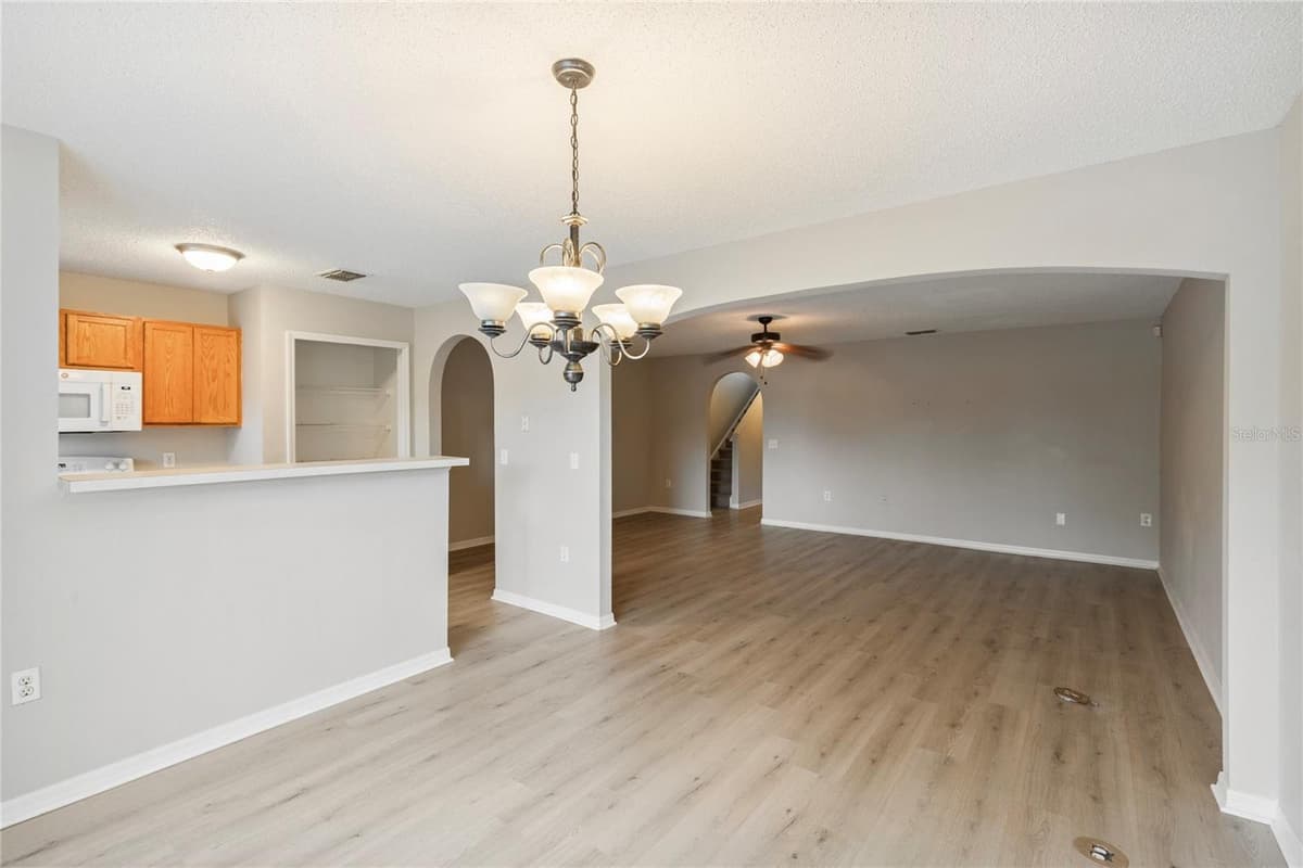 4617 ASHBURN SQUARE DRIVE — photo 3 of 27