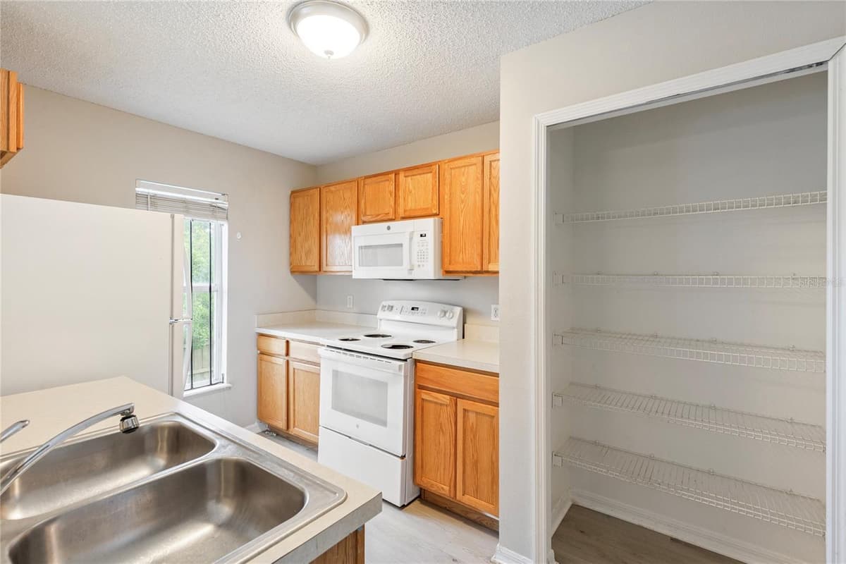 4617 ASHBURN SQUARE DRIVE — photo 6 of 27
