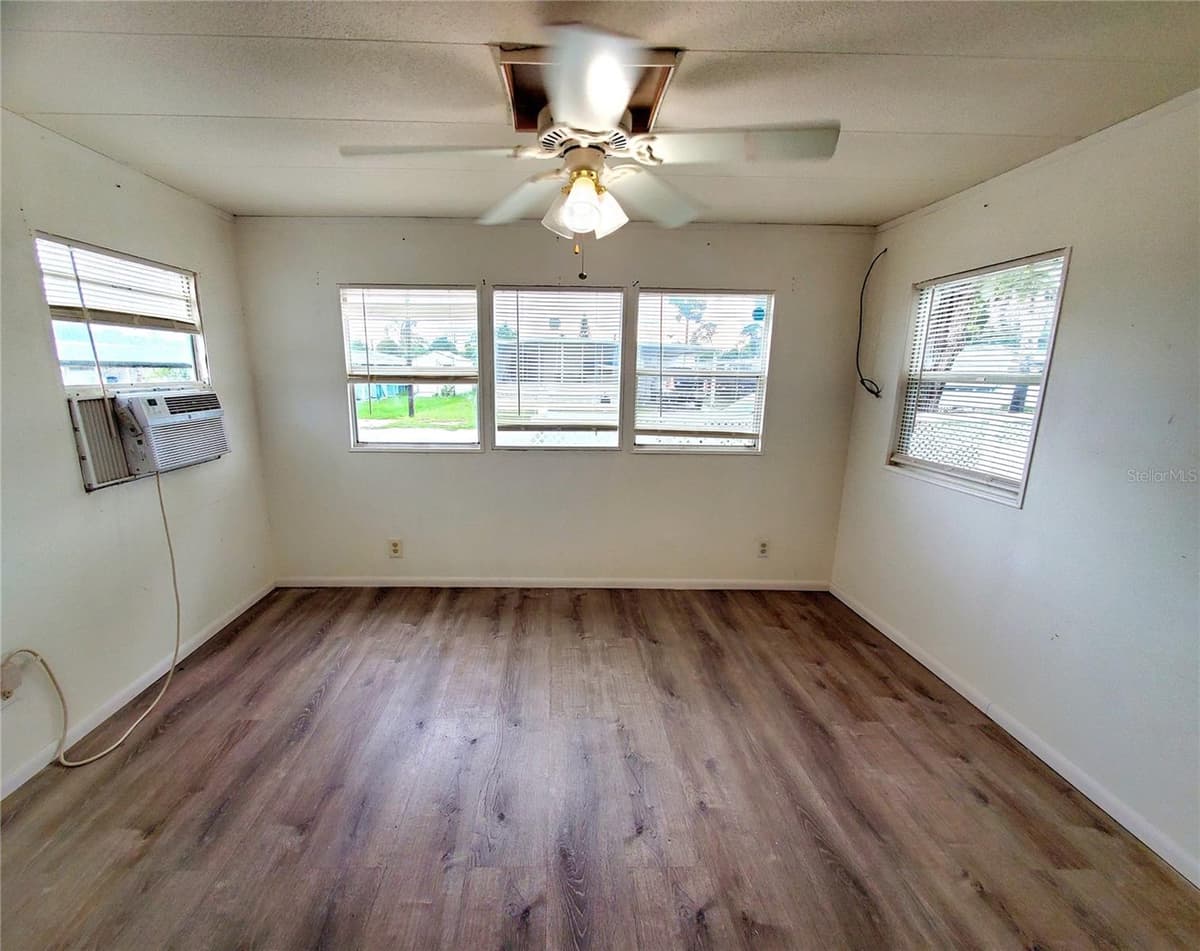 1908 SHADY COVE DRIVE — photo 11 of 19