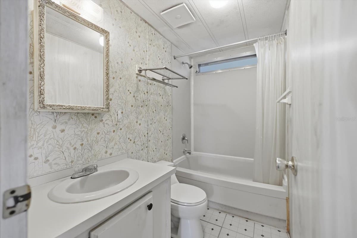 129 NAUTICAL DRIVE — photo 18 of 34
