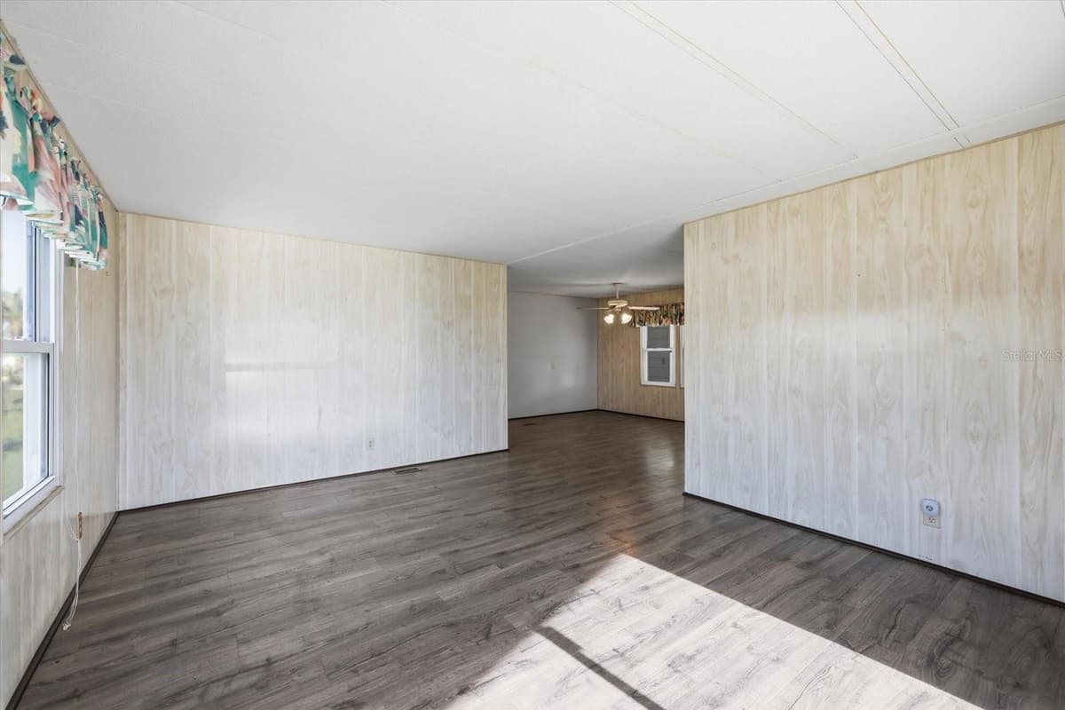 129 NAUTICAL DRIVE — photo 10 of 34