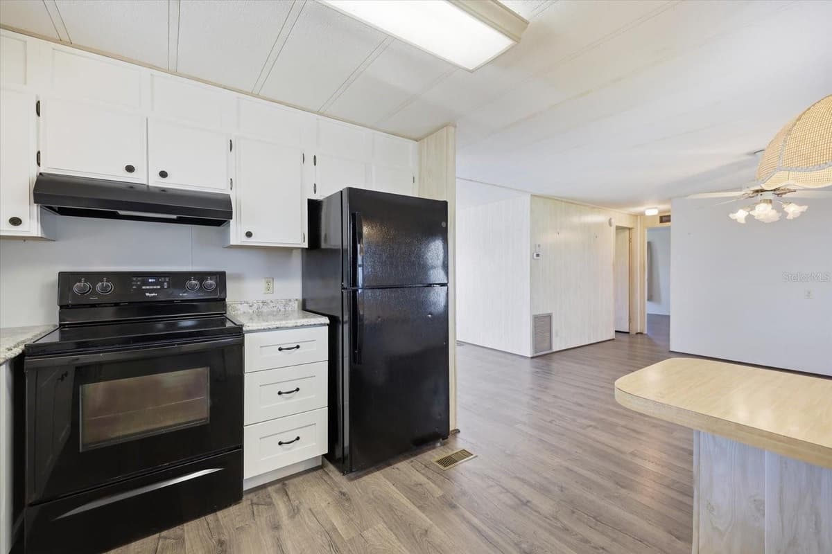 129 NAUTICAL DRIVE — photo 4 of 34