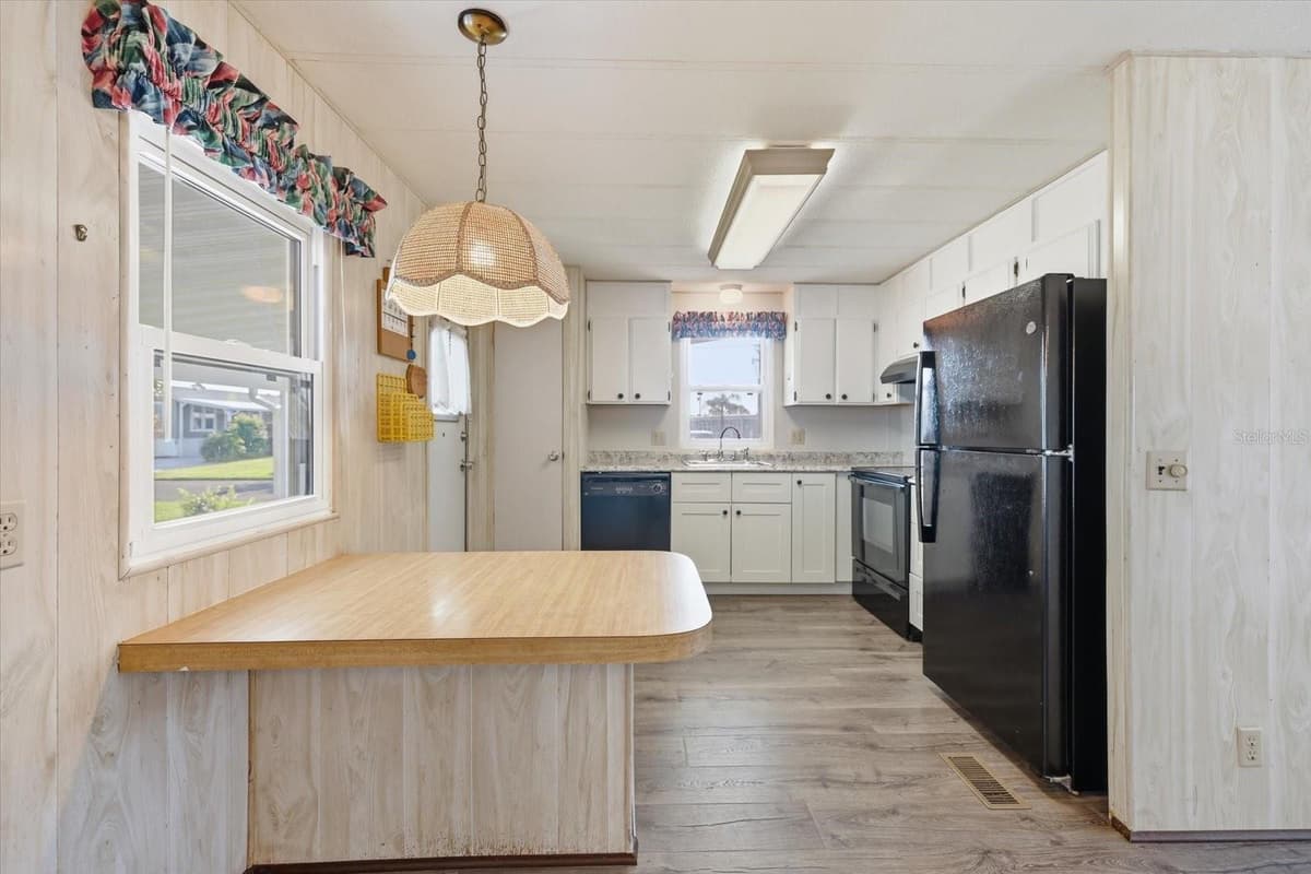 129 NAUTICAL DRIVE — photo 6 of 34