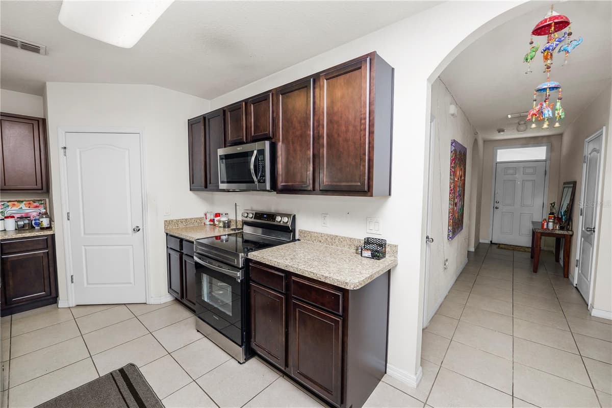 813 SHEEN CIRCLE — photo 15 of 38