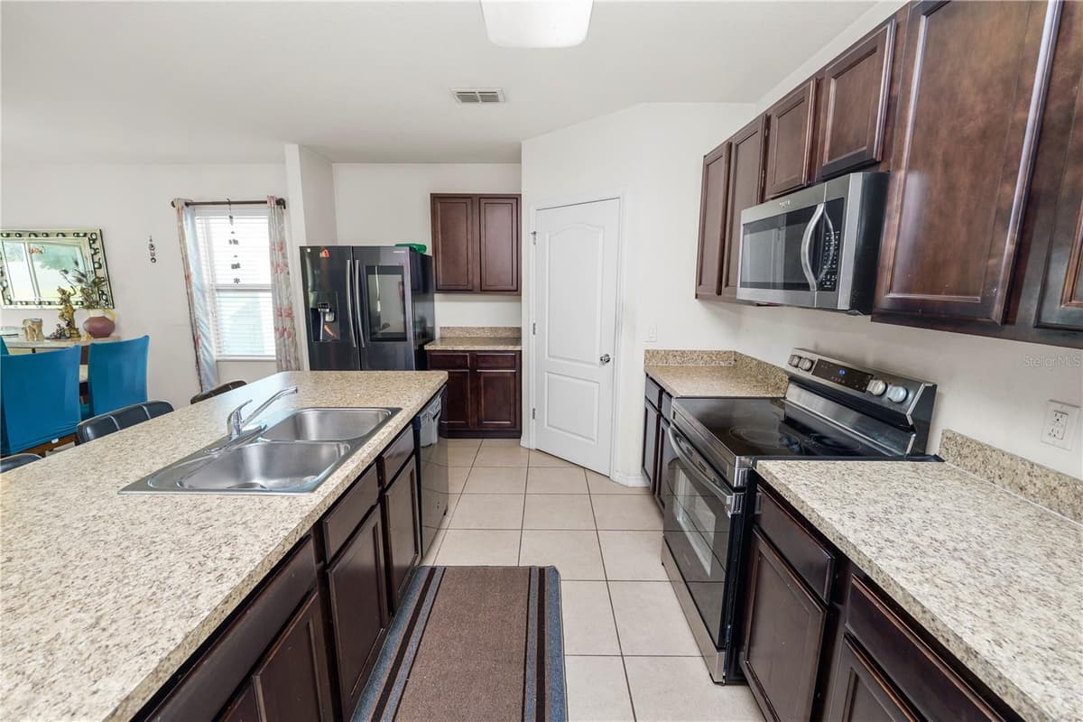 813 SHEEN CIRCLE — photo 18 of 38