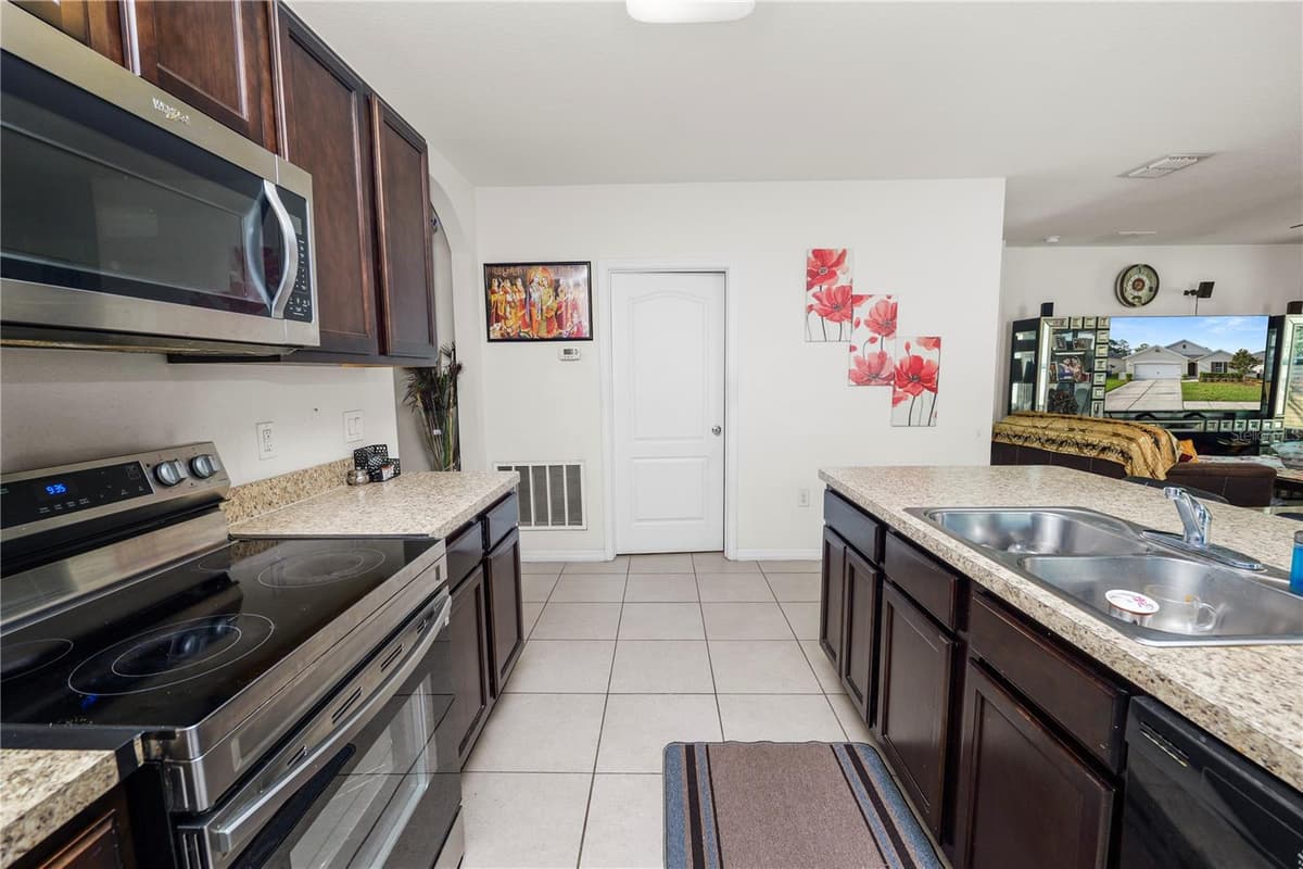 813 SHEEN CIRCLE — photo 16 of 38