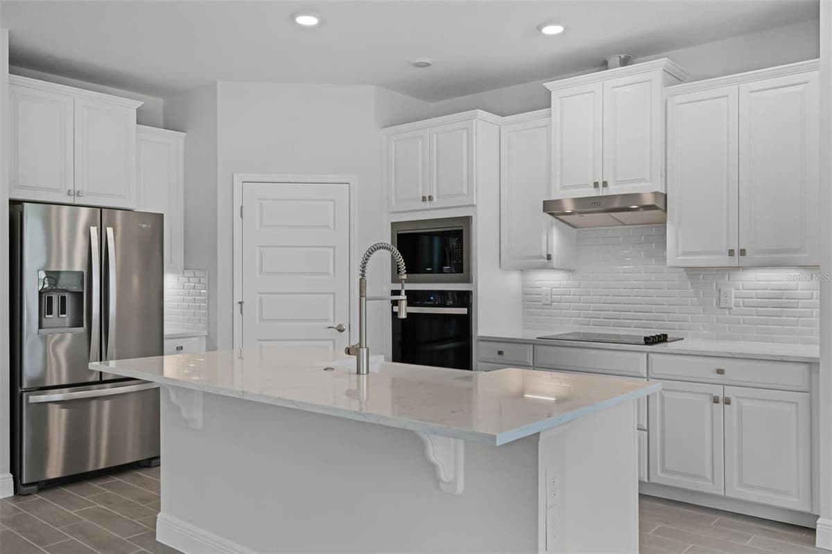11923 SHINE VIEW LANE — photo 8 of 40
