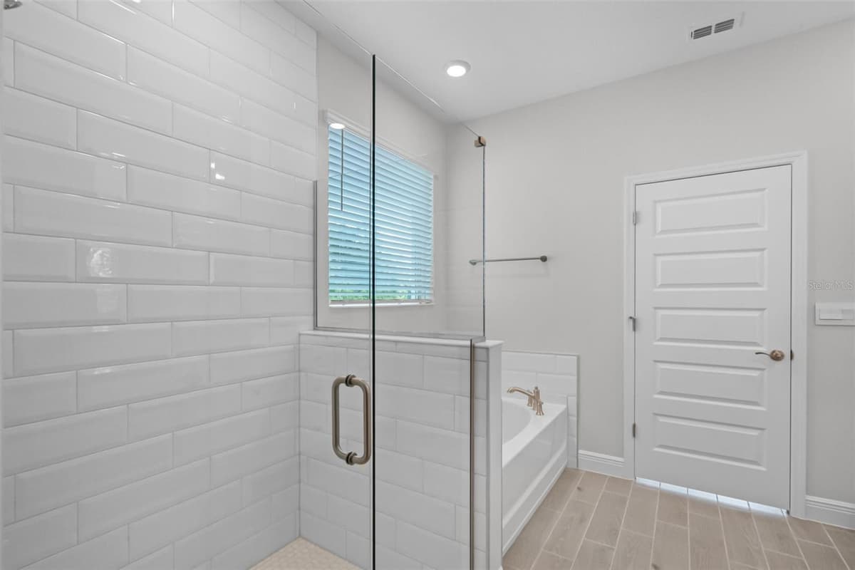 11923 SHINE VIEW LANE — photo 18 of 40