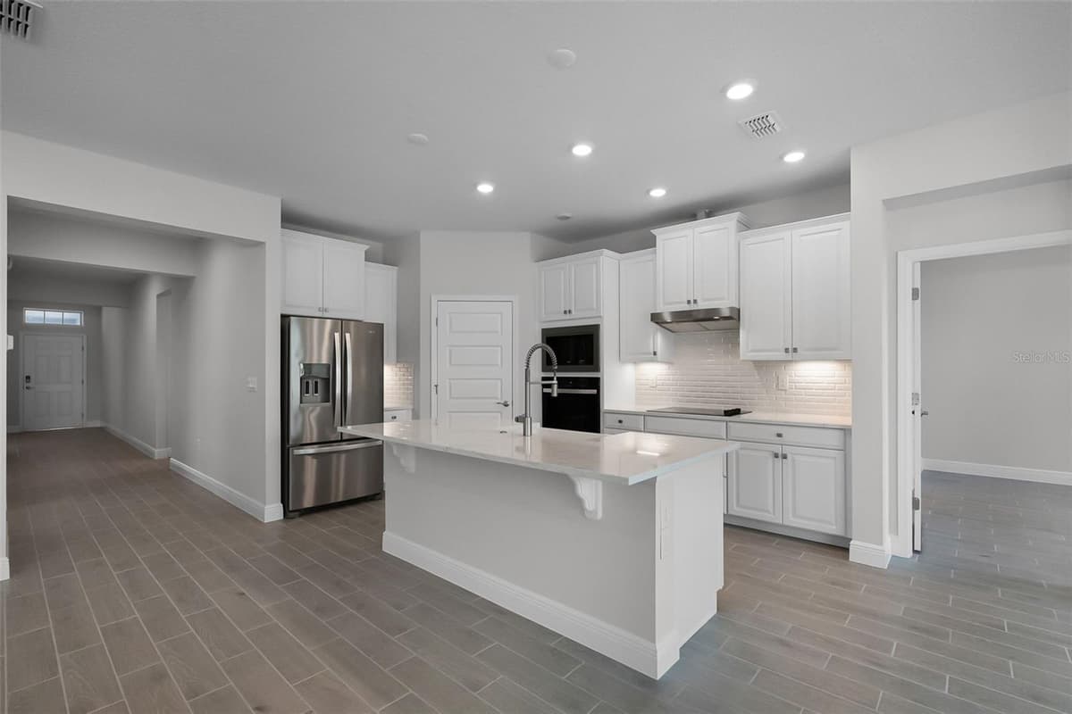 11923 SHINE VIEW LANE — photo 9 of 40