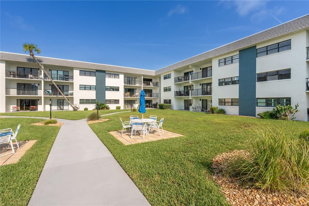 2100 OCEAN SHORE BOULEVARD — photo 27 of 39