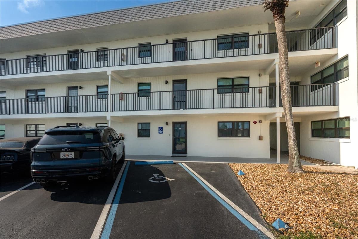 2100 OCEAN SHORE BOULEVARD — photo 1 of 39