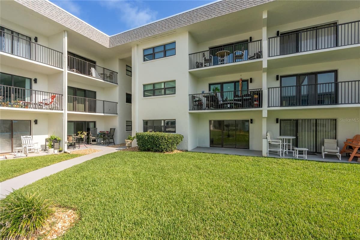 2100 OCEAN SHORE BOULEVARD — photo 23 of 39