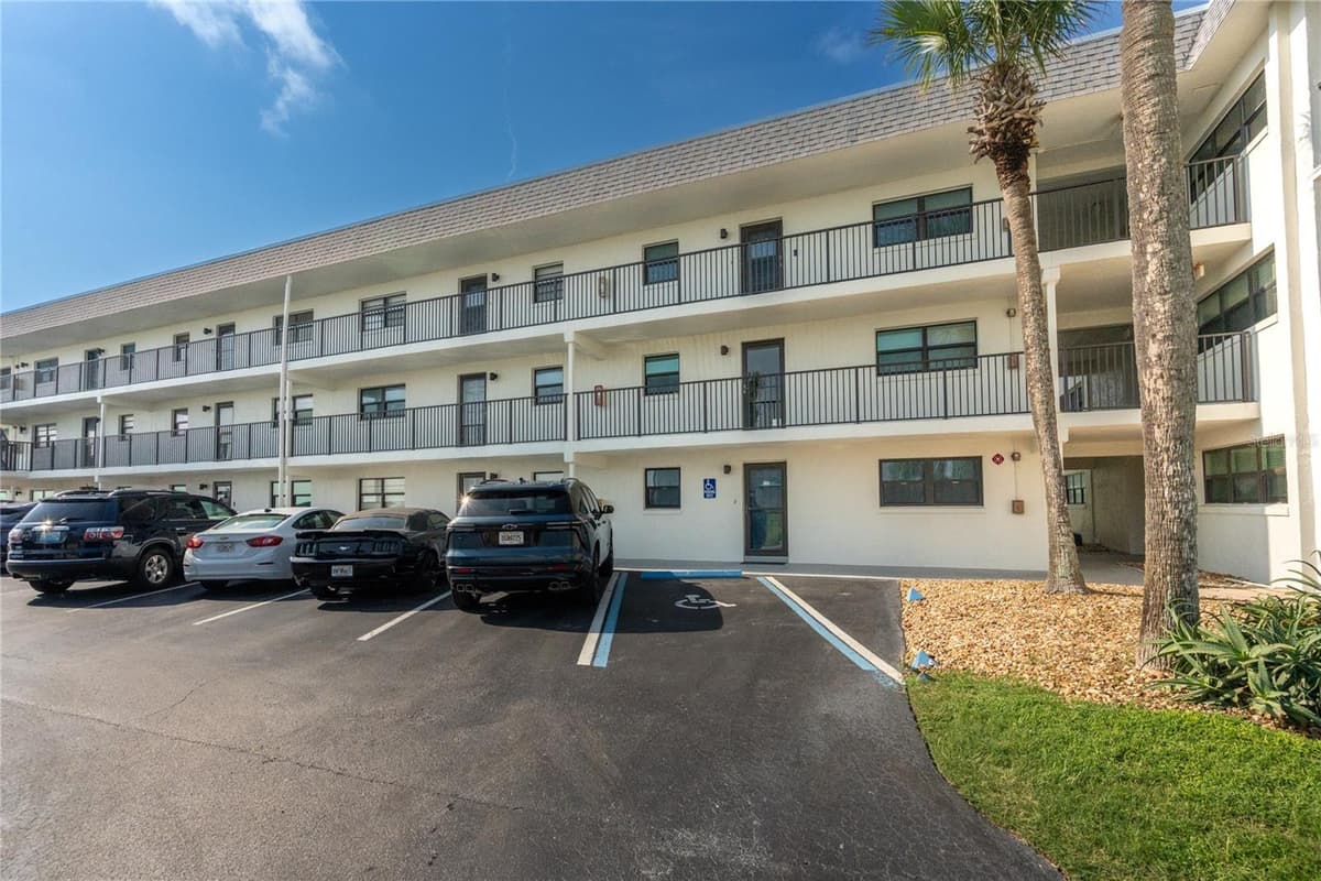 2100 OCEAN SHORE BOULEVARD — photo 18 of 39