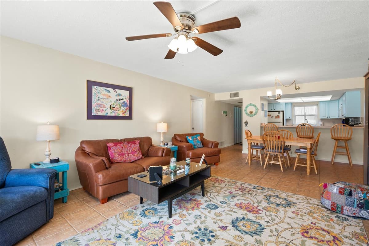 2100 OCEAN SHORE BOULEVARD — photo 9 of 39